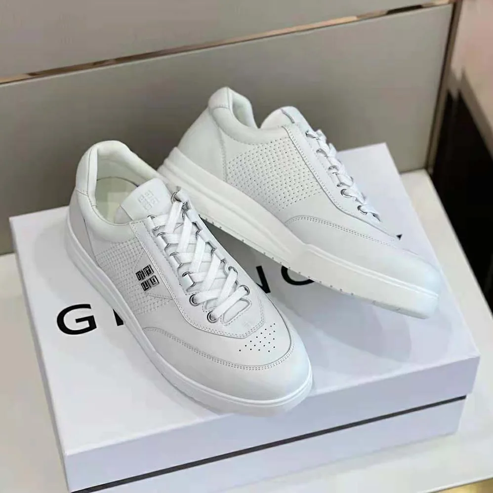 Givenchy G4 Sneakers in Leather for Men in White Givenchy G4 Sneakers in Leather for Men in White
