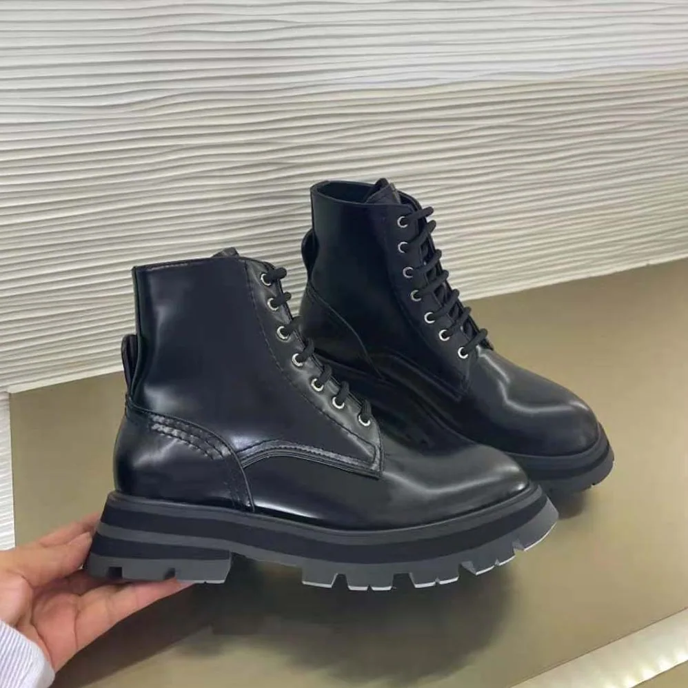 Alexander Mcqueen Wander Black Shiny Spazzolato Calf Leather Lace for Women in up Boot