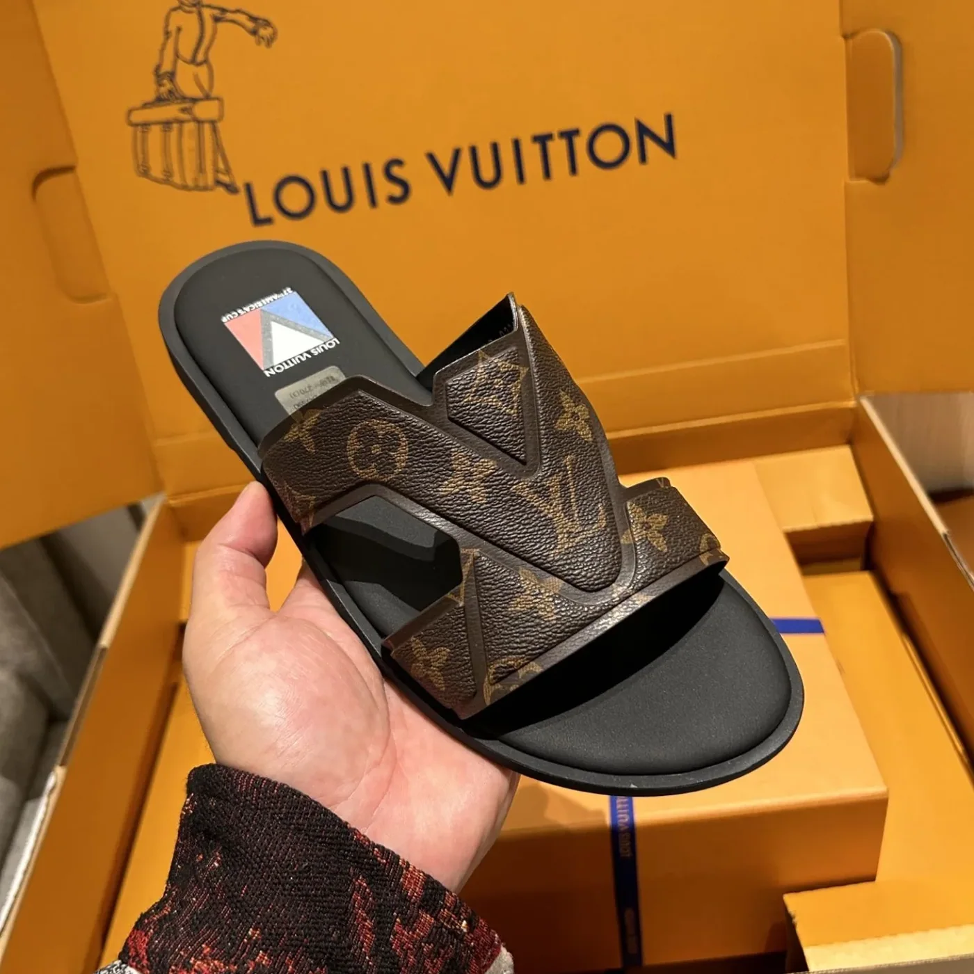 Louis Vuitton Oasis Mule Monogram Ebene Louis Vuitton Oasis Mule Monogram Ebene