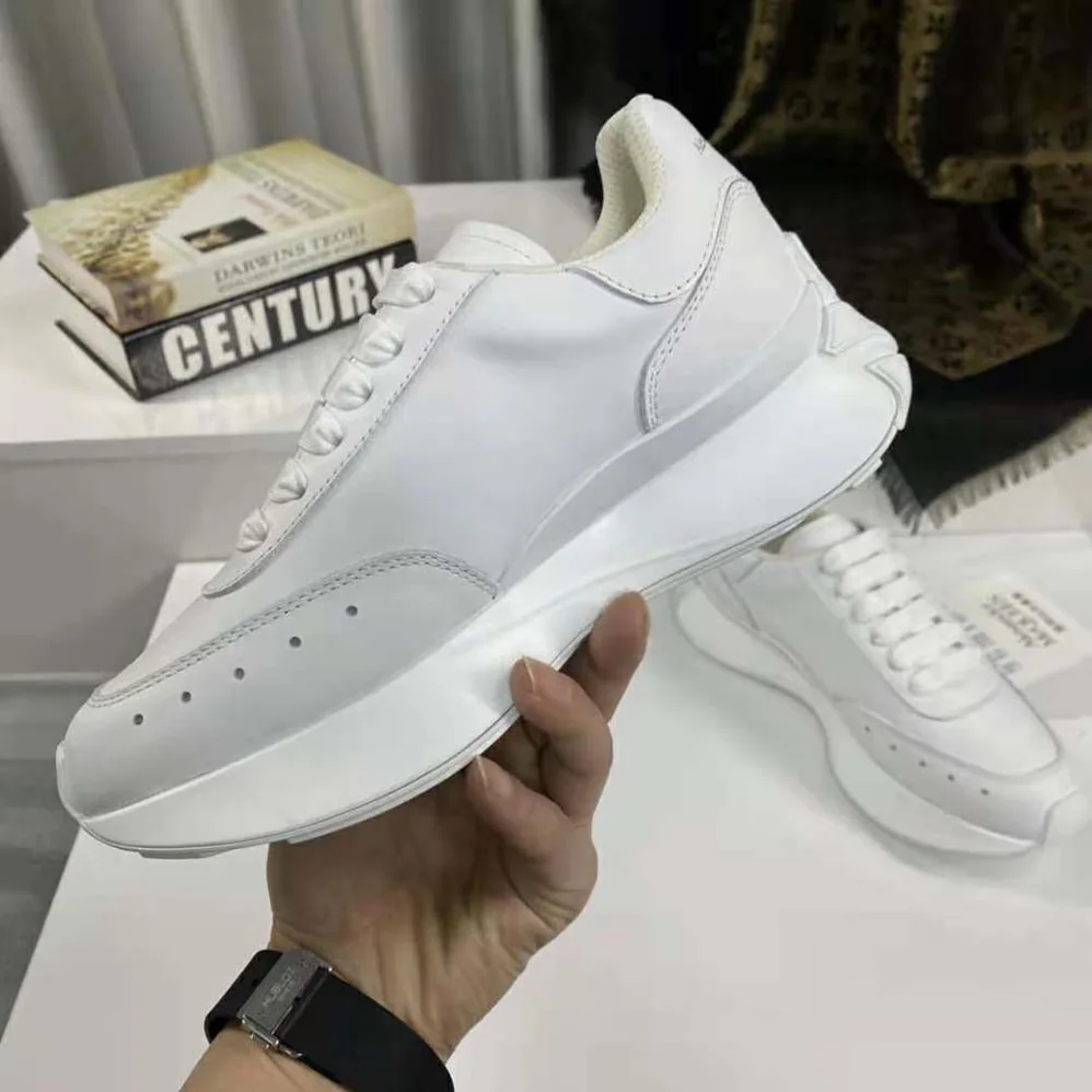 Alexander Mcqueen Sprint Runner in Calf Leather for Unisex in White