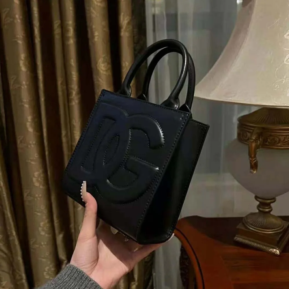 Dolce Gabbana D&G DG Daily Mini Shopper for Women in Black Dolce Gabbana D&G DG Daily Mini Shopper for Women in Black