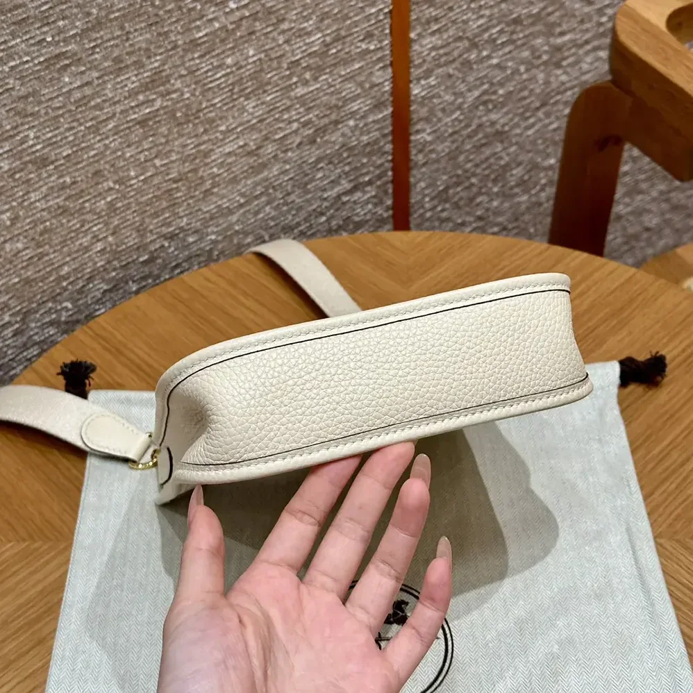 Hermes Evelyne 16 Amazone in Clemence Leather for Women in White/Gold Hermes Evelyne 16 Amazone in Clemence Leather for Women in White/Gold