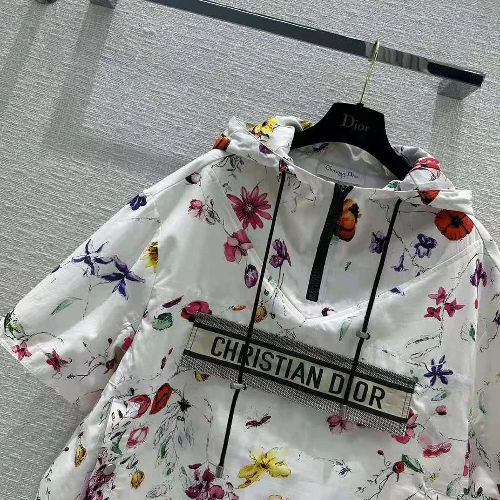 Dior Short for Women in Sleeved Hooded Short Anorak Dior Short for Women in Sleeved Hooded Short Anorak