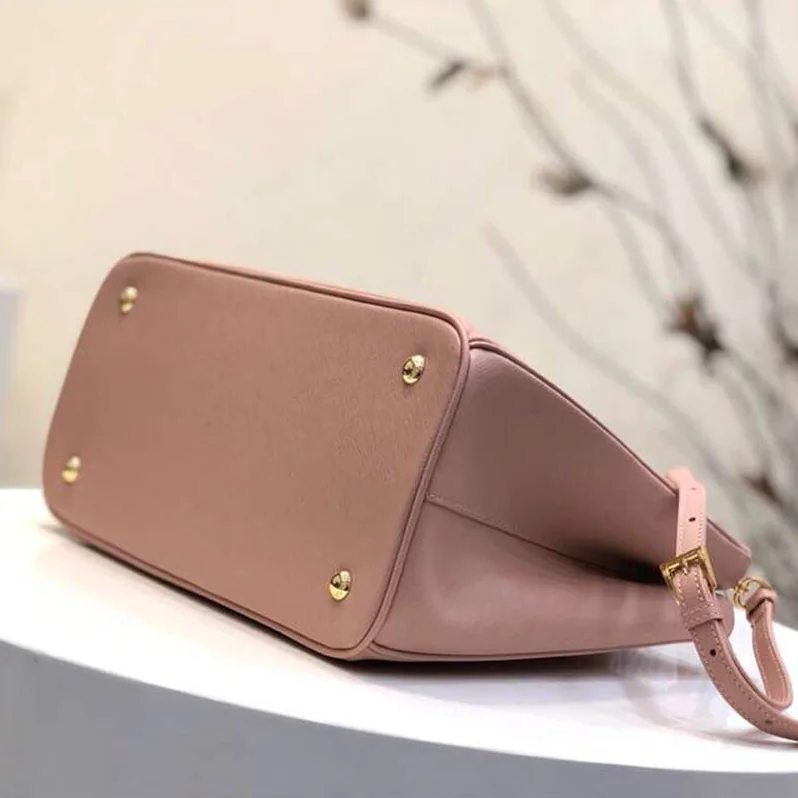 Prada Prada Galleria Bag in Saffiano Leather for Women in Pink