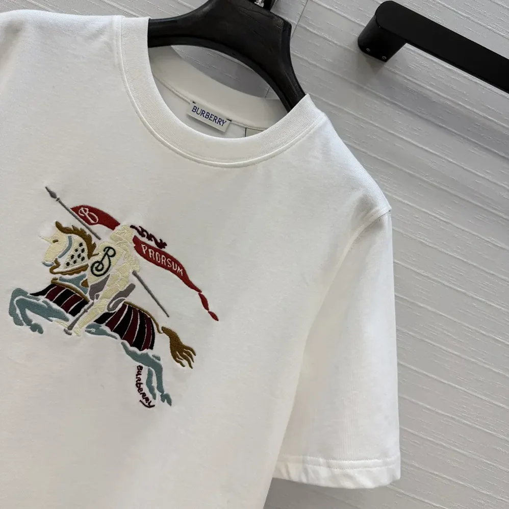 Burberry Crystal EKD Cotton T-shirt for Women in White Burberry Crystal EKD Cotton T-shirt for Women in White