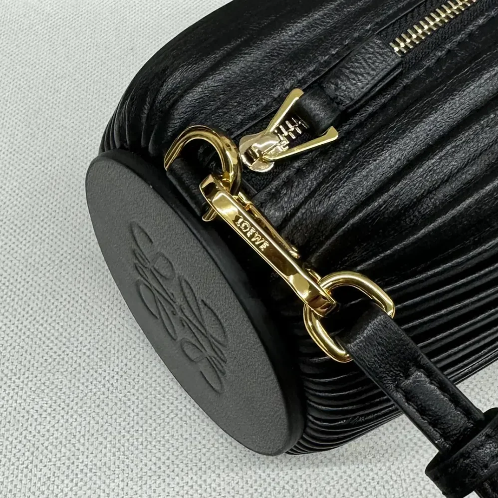 Loewe Bracelet Pouch in Pleated Nappa Lambskin for Unisex in Black Loewe Bracelet Pouch in Pleated Nappa Lambskin for Unisex in Black