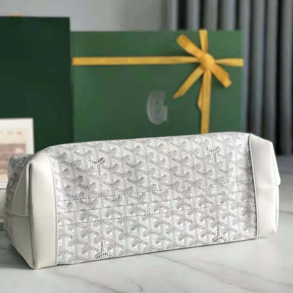 Goyard Bellechasse Biaude PM Bag for Women in White Goyard Bellechasse Biaude PM Bag for Women in White