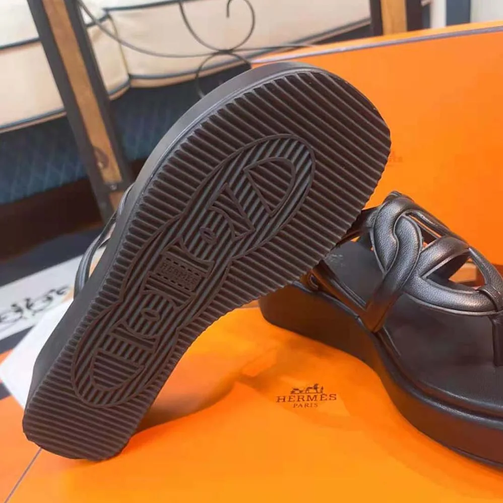 Hermes Gipsy Sandal in Nappa Leather for Women in Black