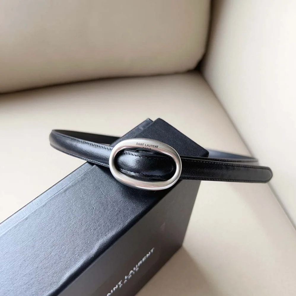 Saint Laurent YSL Oval Buckle Thin Belt in Smooth Leather for Women