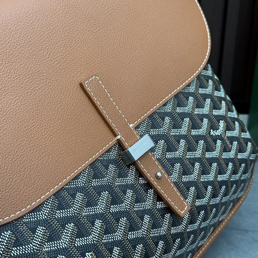 Goyard Coursier Messenger Bag for Unisex in Tan