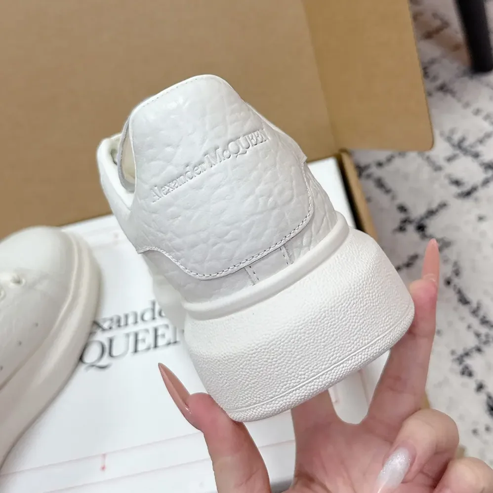 Alexander Mcqueen Oversized Sneaker in Off White for Unisex Alexander Mcqueen Oversized Sneaker in Off White for Unisex