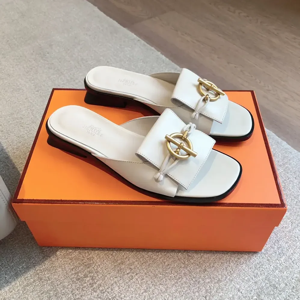 Hermes Isle Sandal in Calfskin Leather-White H241145Z for Women Hermes Isle Sandal in Calfskin Leather-White H241145Z for Women