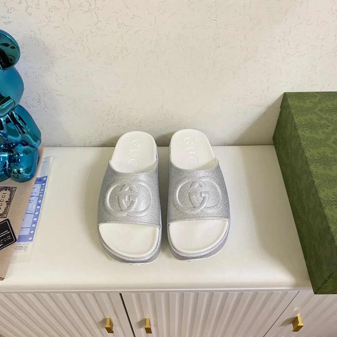 Gucci Interlocking G Slide Sandal Silver