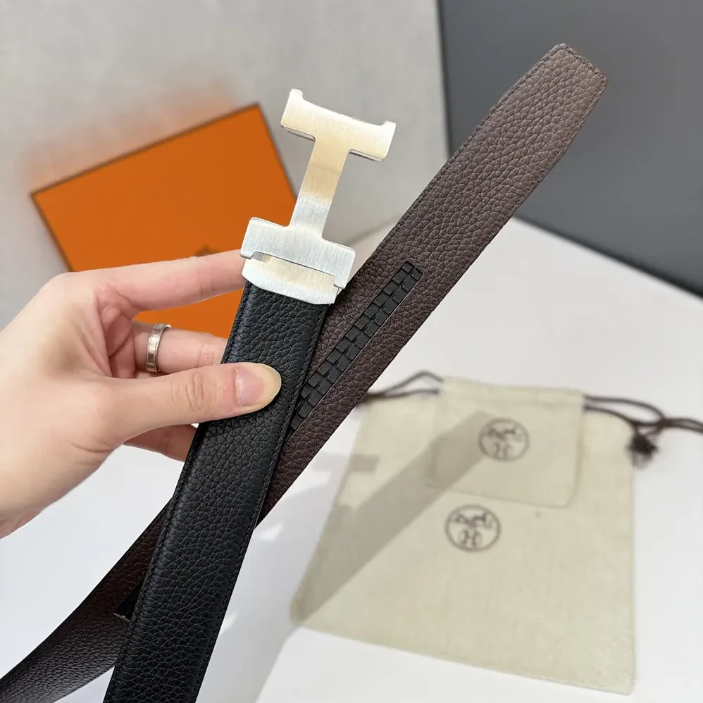 Hermes H Belt Buckle & Reversible Leather Strap 32 mm for Unisex in Black/Silver Hermes H Belt Buckle & Reversible Leather Strap 32 mm for Unisex in Black/Silver