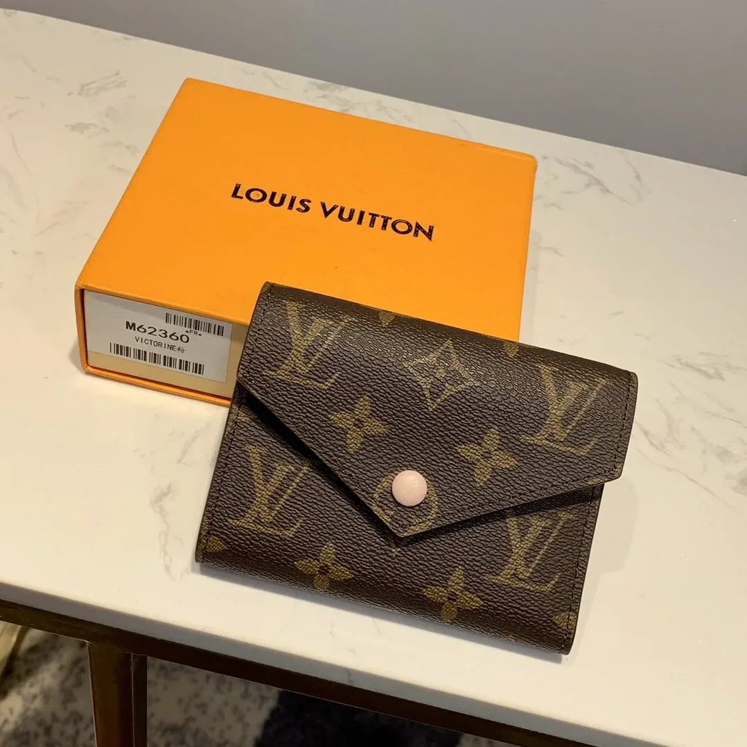 Louis Vuitton Victorine Monogram Canvas Wallet / Louis Vuitton Victorine Monogram Canvas Wallet /