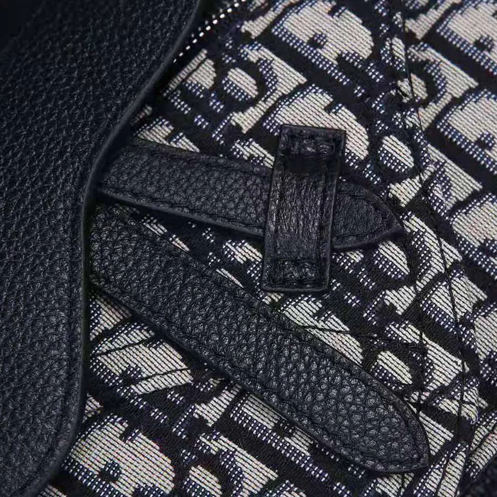 Dior Saddle Pouch Dior Oblique Jacquard for Men in Silver Dior Saddle Pouch Dior Oblique Jacquard for Men in Silver