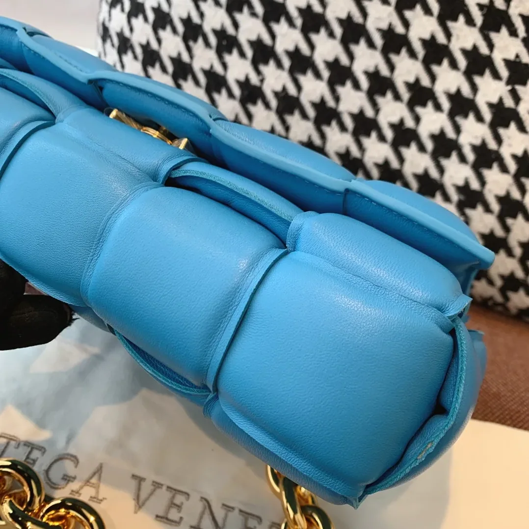 Bottega Veneta Chain Cassette Blue Bottega Veneta Chain Cassette Blue