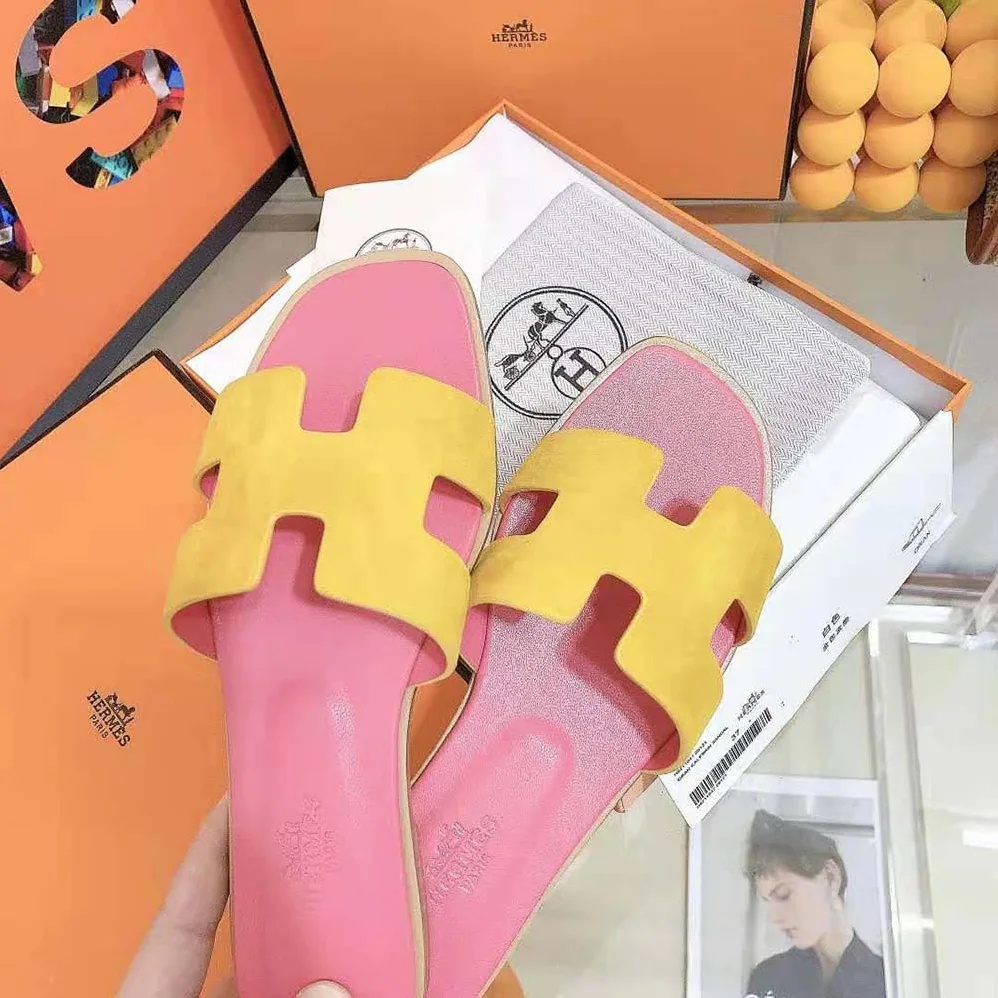 Hermes Oran Sandal in Suede Goatskin with Straight Cut Edges for Women in Pink