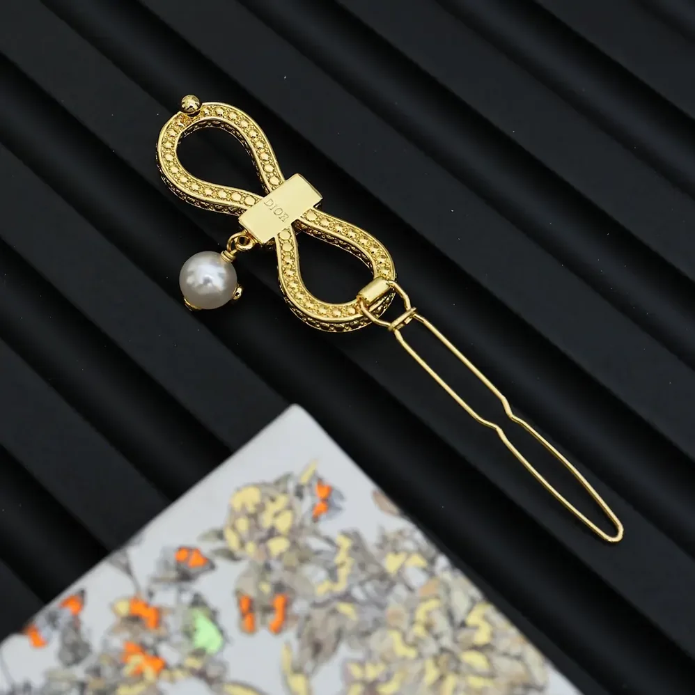 Dior Le Nœud de Dior Barrette Champagne-Finish Metal with a White Resin Pearl for Women