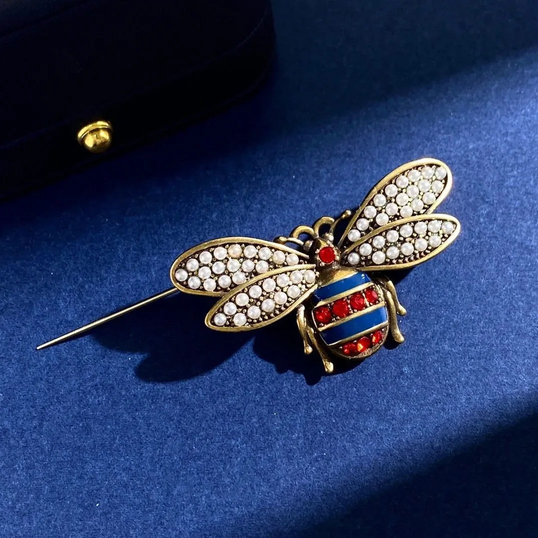 Gucci Bee Series Pearl Red Diamond Bee Brooch Gold