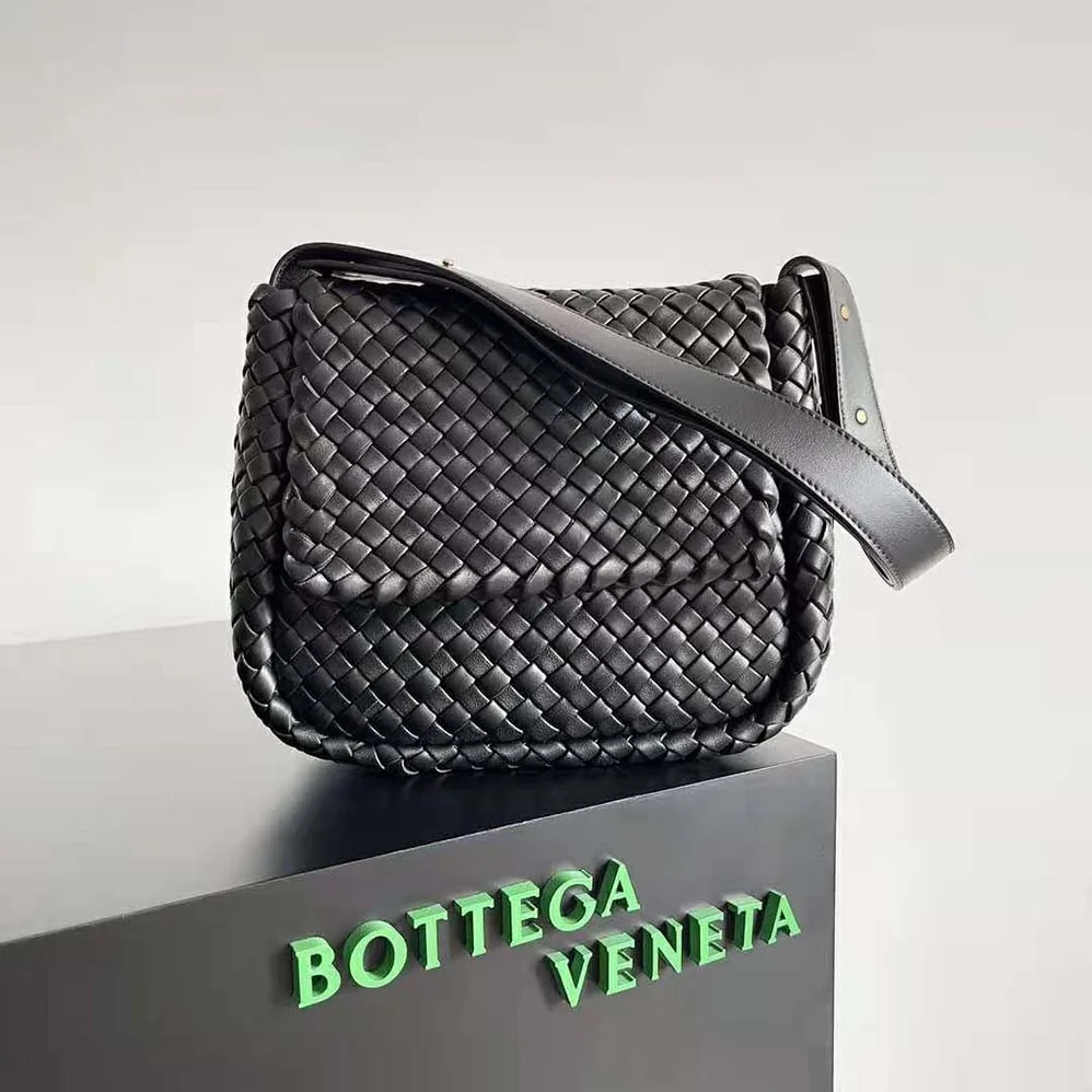 Bottega Veneta Cobble Shoulder Bag Small Padded Intreccio Leather for Women in Black Bottega Veneta Cobble Shoulder Bag Small Padded Intreccio Leather for Women in Black