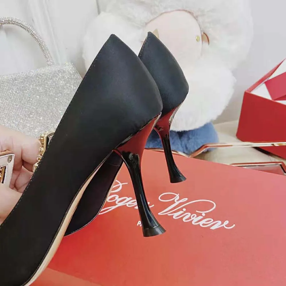 Roger Vivier Broche Vivier Buckle Pumps in Satin-10cm Heel for Women Roger Vivier Broche Vivier Buckle Pumps in Satin-10cm Heel for Women