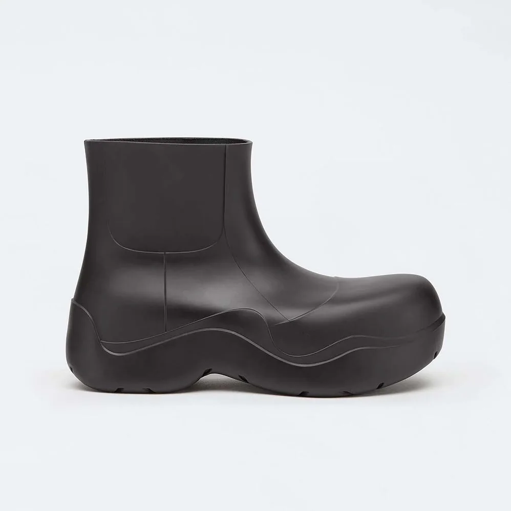 Bottega Veneta Puddle Ankle Boot for Unisex in Black
