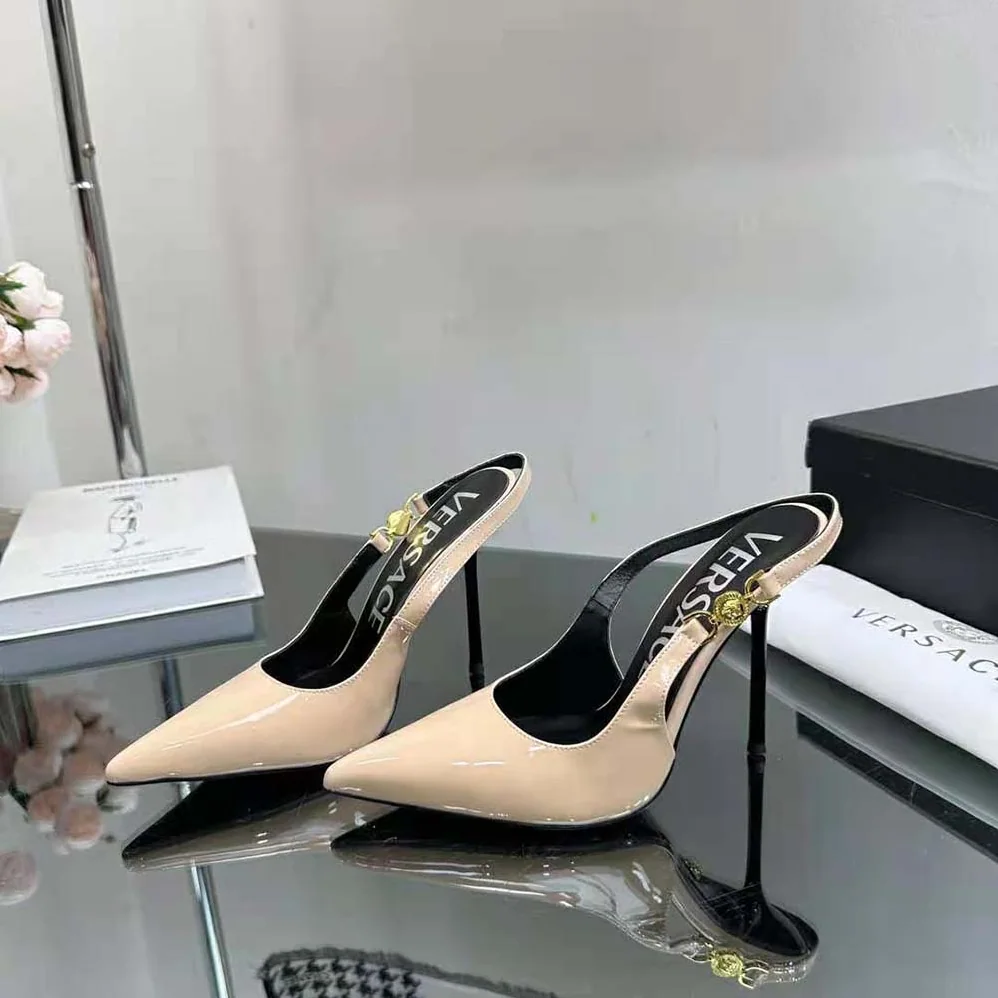 Versace Medusa '95 Slingback Pumps for Women in Pink Versace Medusa '95 Slingback Pumps for Women in Pink