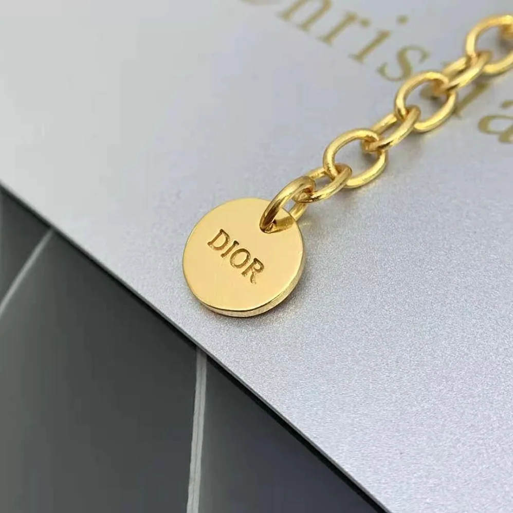 Dior 30 Montaigne Bracelet Gold for Women in Finish Metal Dior 30 Montaigne Bracelet Gold for Women in Finish Metal
