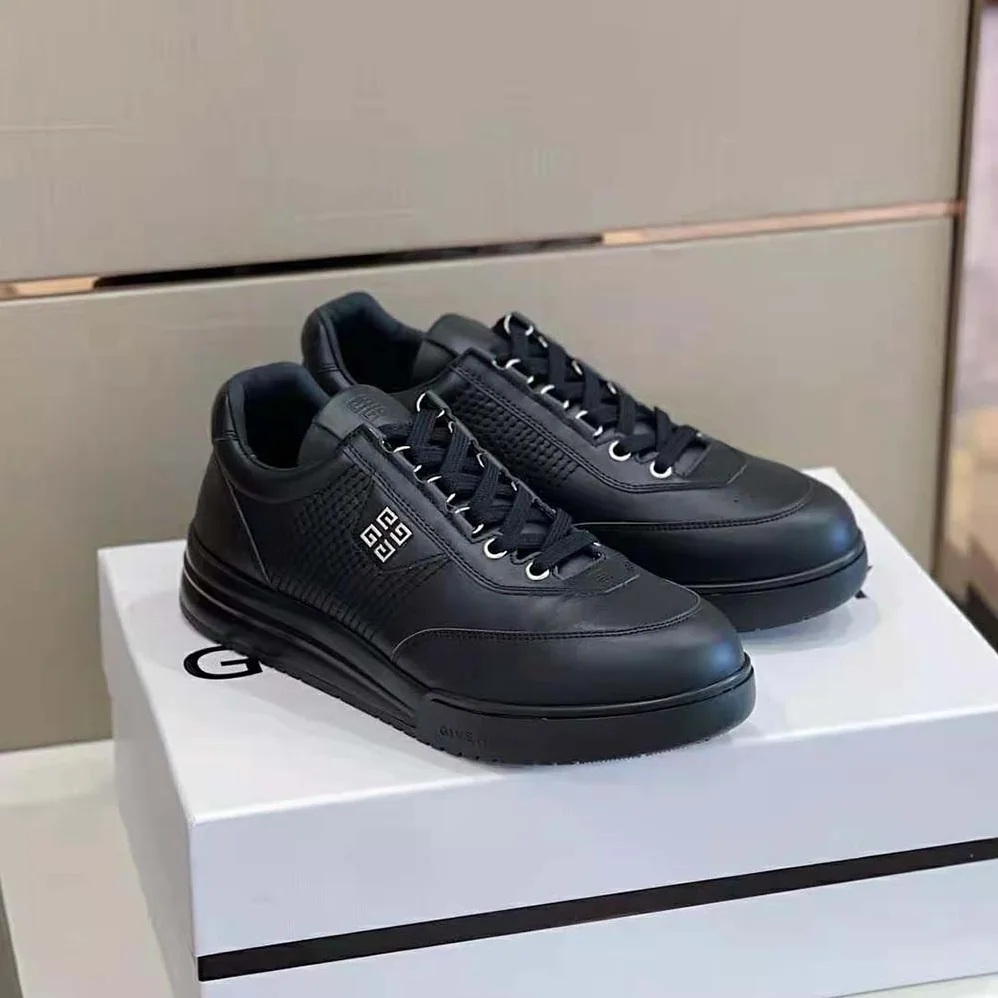 Givenchy G4 Sneakers in Leather for Men in Black