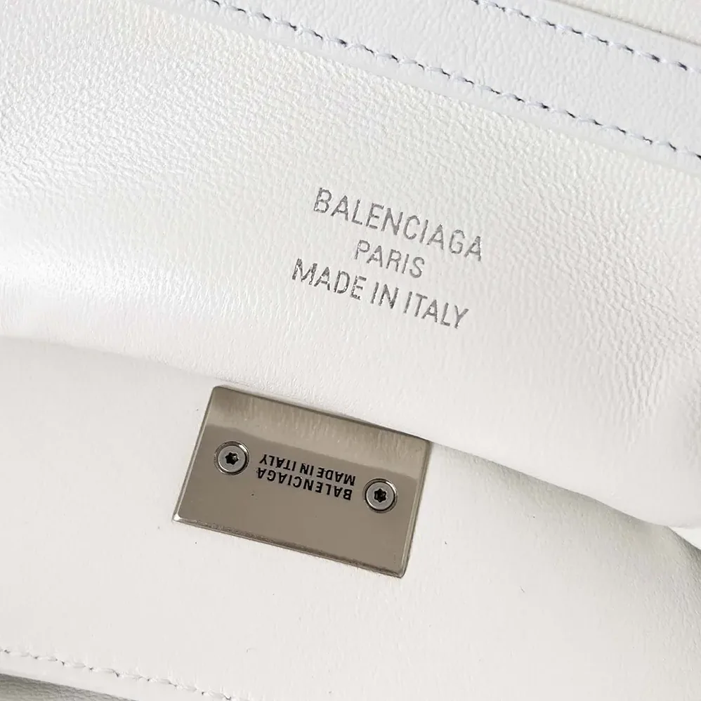 Balenciaga Rodeo Large Handbag in White Smooth Calfskin for Women in Silver Balenciaga Rodeo Large Handbag in White Smooth Calfskin for Women in Silver