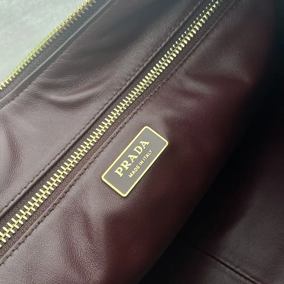 Prada Aimée Large Leather Shoulder Bag for Women in Maroon Prada Aimée Large Leather Shoulder Bag for Women in Maroon