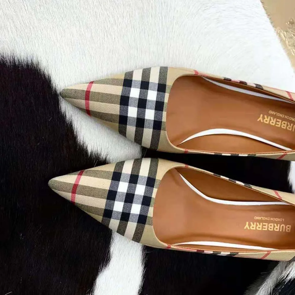 Burberry Vintage Check Cotton Pumps for Women in Brown Burberry Vintage Check Cotton Pumps for Women in Brown