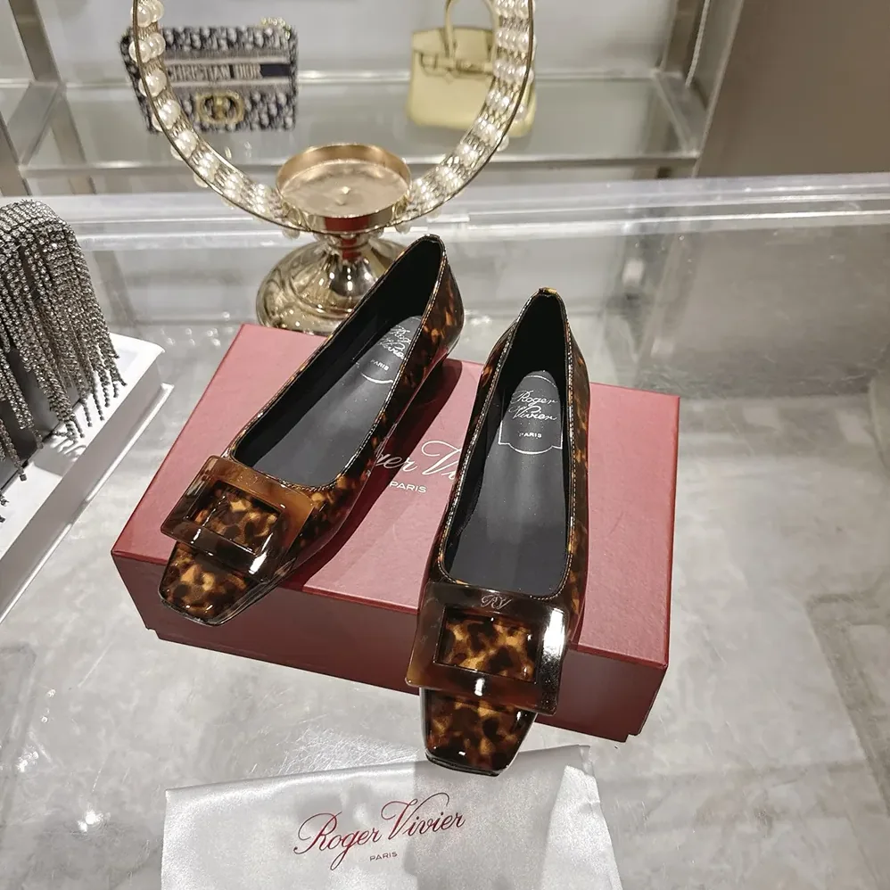 Roger Vivier Gommettine Ballerinas In Patent Leather for Women Roger Vivier Gommettine Ballerinas In Patent Leather for Women