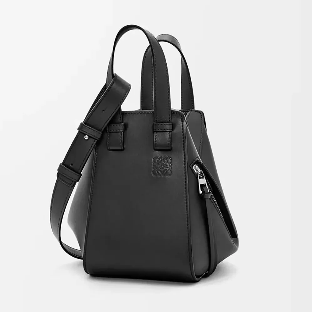 Loewe Compact Hammock Bag in in Classic Calfskin for Unisex in Black Loewe Compact Hammock Bag in in Classic Calfskin for Unisex in Black