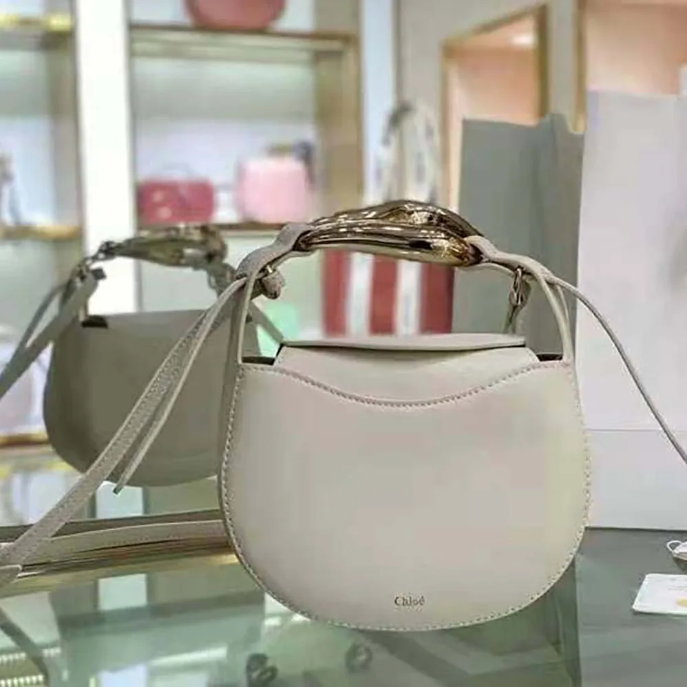Chloe Kiss Small Purse in Small Grain Calfskin for Women in White