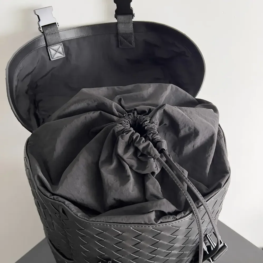 Bottega Veneta Intrecciato Flap Backpack for Unisex in Black