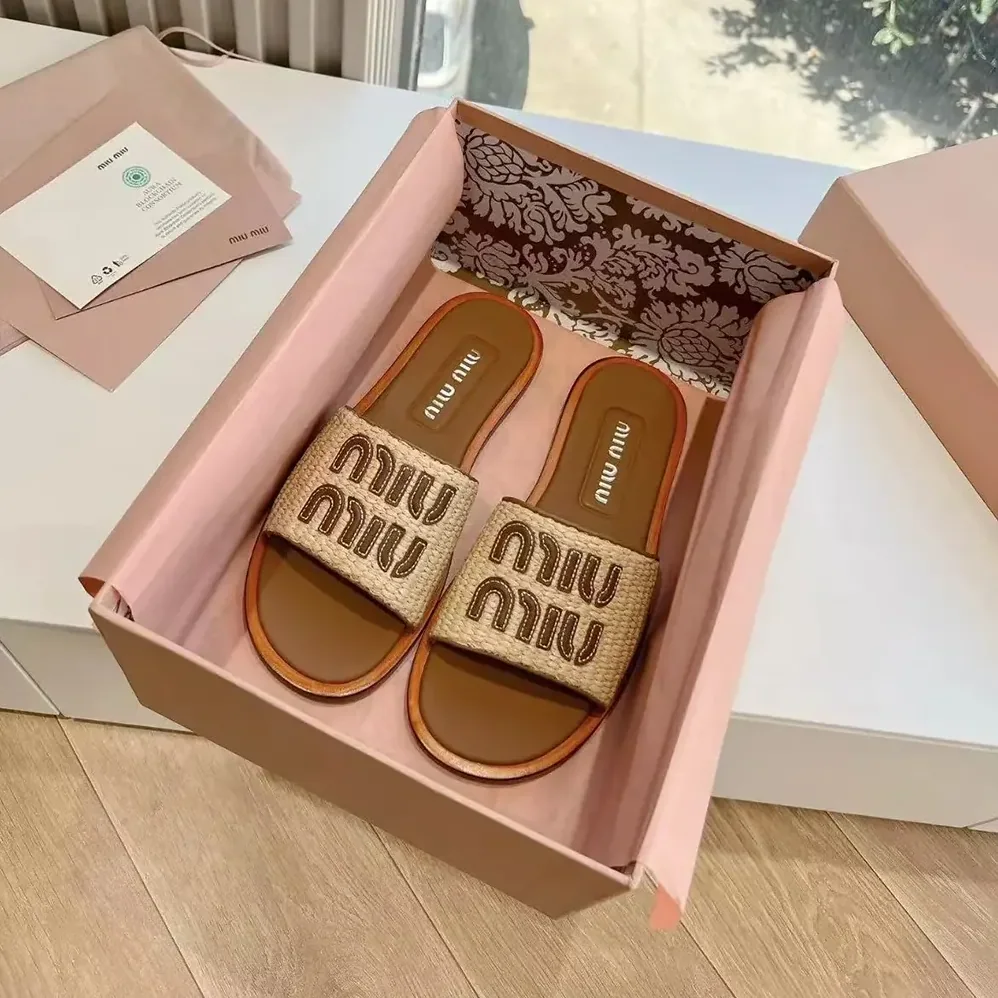 Miu Miu Raffia for Women in effect Woven Fabric Slides Miu Miu Raffia for Women in effect Woven Fabric Slides