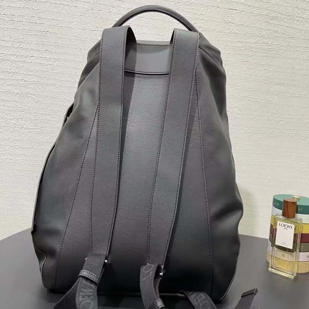 Loewe Flamenco Backpack in Shiny Supple Calfskin for Unisex in Black Loewe Flamenco Backpack in Shiny Supple Calfskin for Unisex in Black