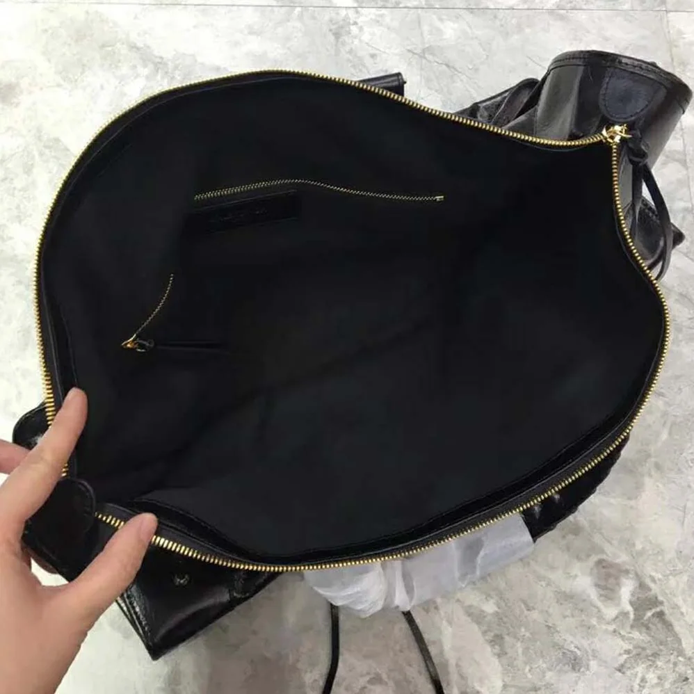 Balenciaga Classic City Medium Sized Lambskin Hand Carry Shoulder Bag for Women Balenciaga Classic City Medium Sized Lambskin Hand Carry Shoulder Bag for Women