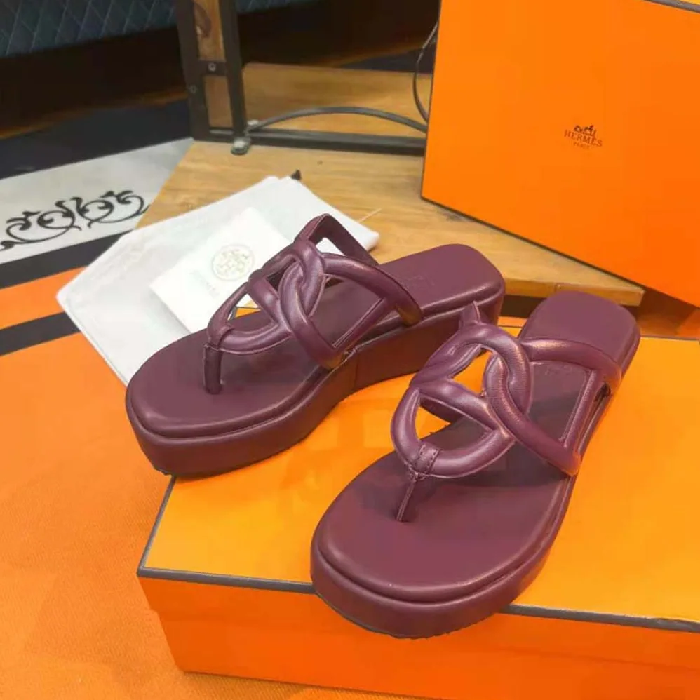 Hermes Gipsy Sandal in Nappa Leather for Women in Maroon