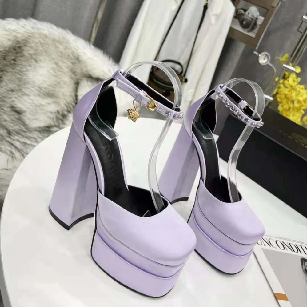 Versace Medusa Aevitas Platform Pumps in 15.5cm Heel Hight for Women in Purple