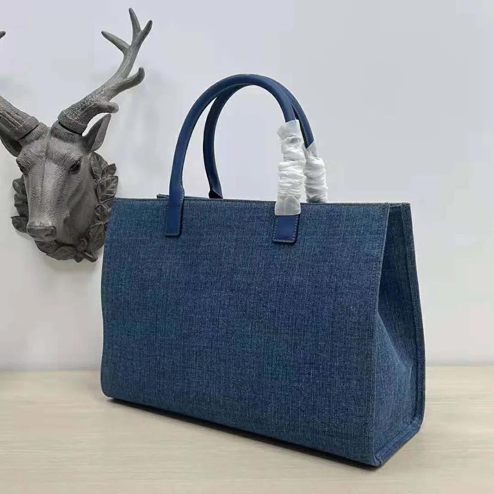 Versace La Medusa Large Tote Bag for Women in Navy Versace La Medusa Large Tote Bag for Women in Navy