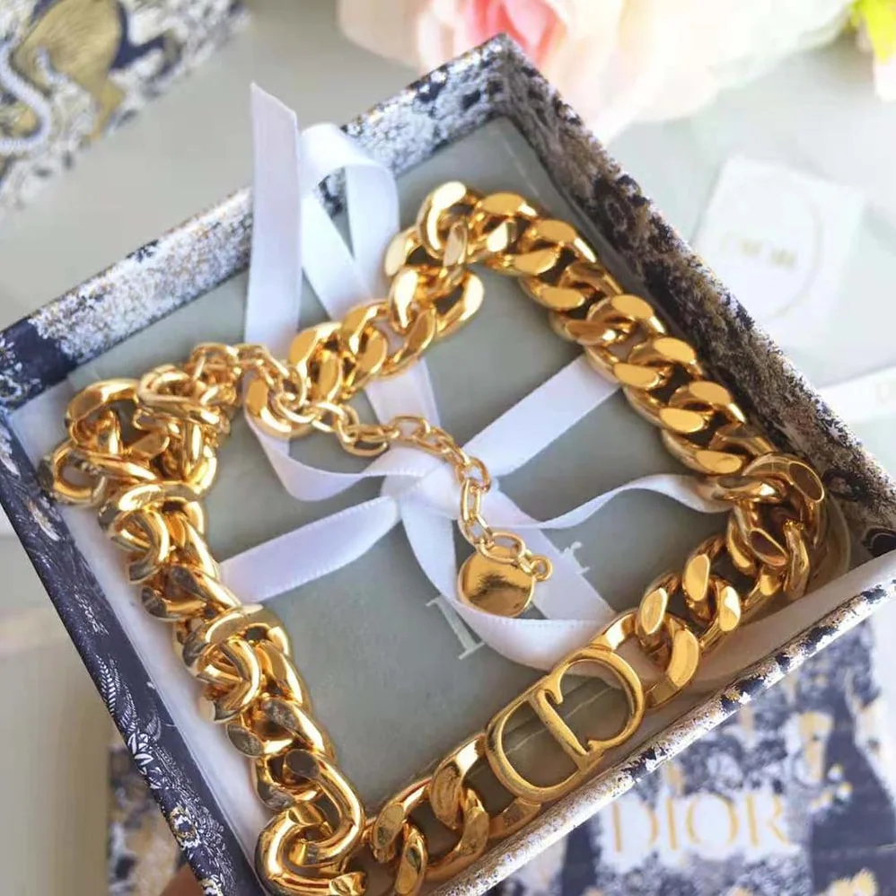 Dior 30 Montaigne Choker Antique Gold for Women in Finish Metal