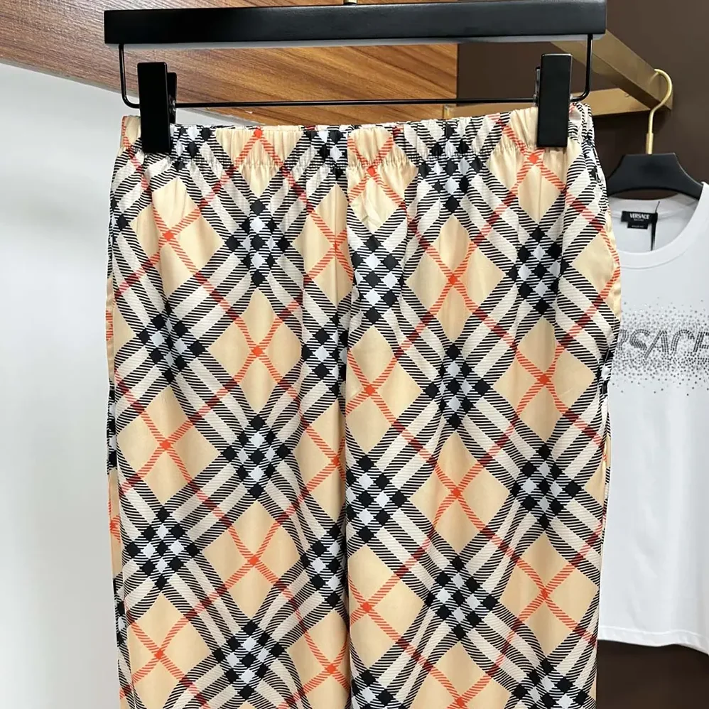 Burberry Check Short for Men in Sleeved Silk Pajama Set
