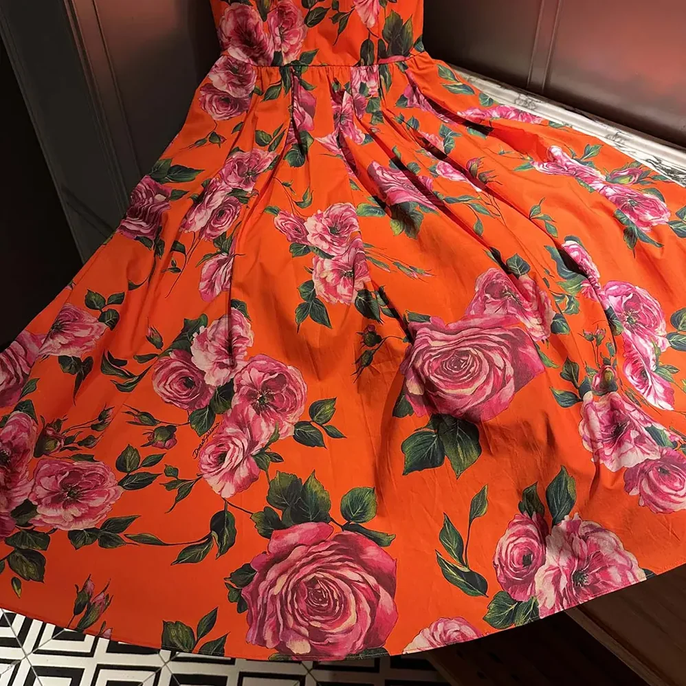Dolce Gabbana D&G Cotton Calf-length Babydoll Dress with Rose Print for Women Dolce Gabbana D&G Cotton Calf-length Babydoll Dress with Rose Print for Women