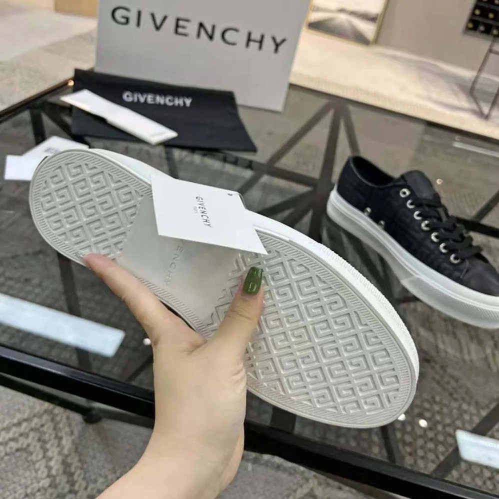 Givenchy Sneakers City in 4G Embroidered Canvas for Unisex in Black