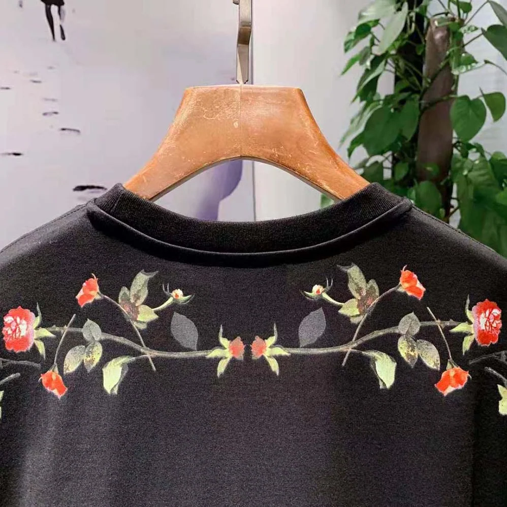 Burberry Rose Print Cotton Oversized T for Men in shirt Burberry Rose Print Cotton Oversized T for Men in shirt