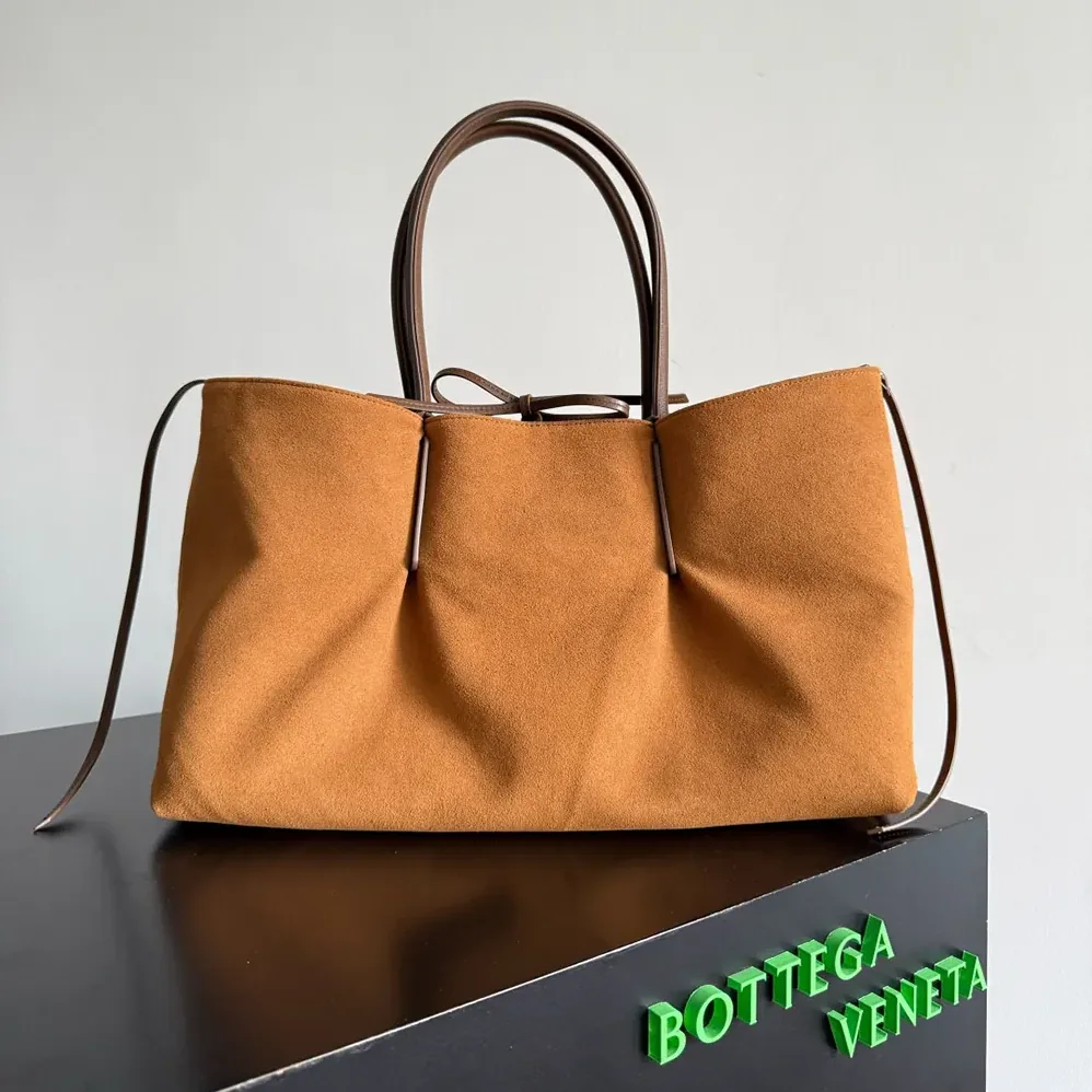 Bottega Veneta Pinacoteca in Intrecciato Silky Calf Leather for Women