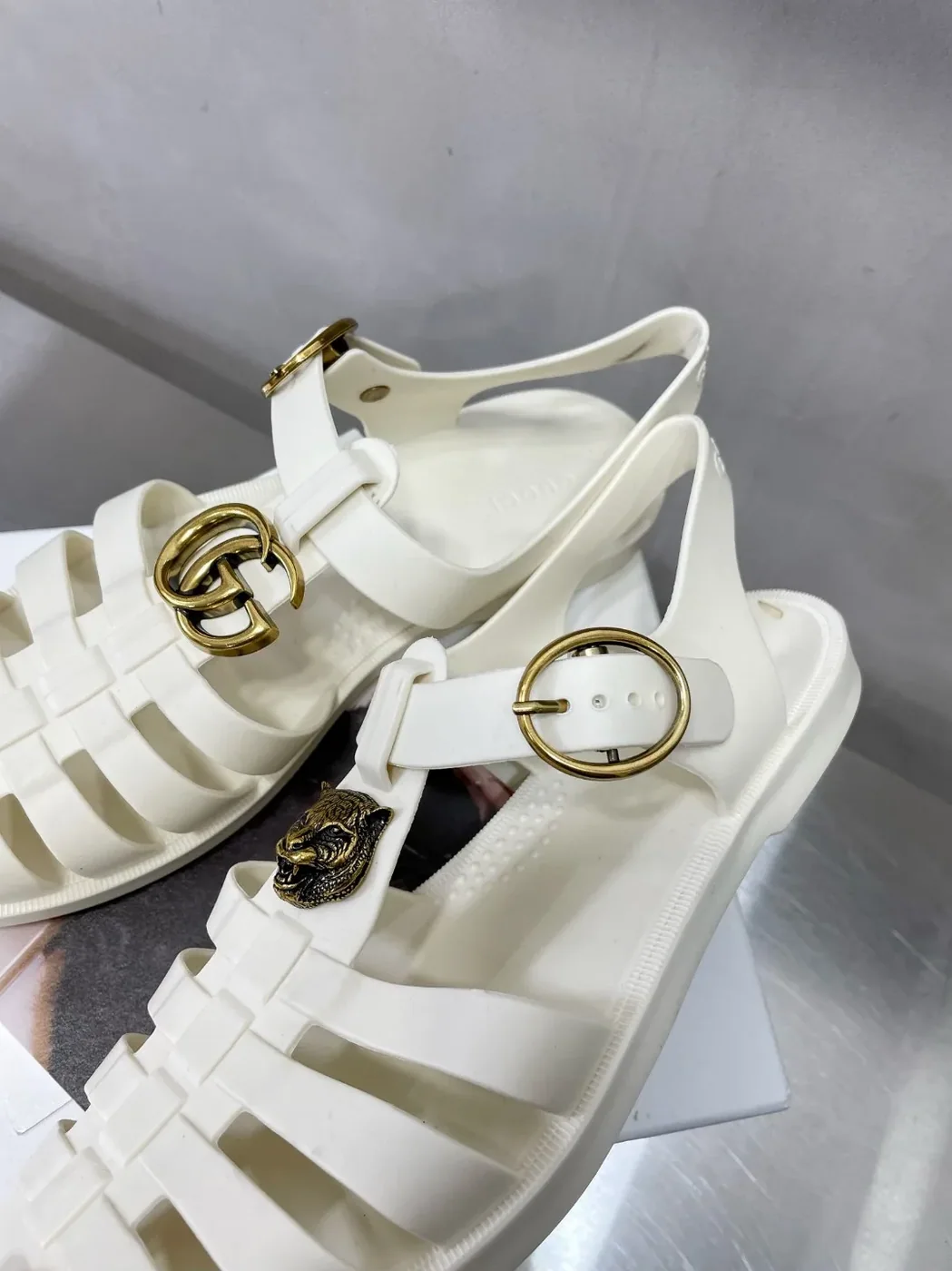 Gucci Rubber Buckle Strap Sandal White for Men Gucci Rubber Buckle Strap Sandal White for Men